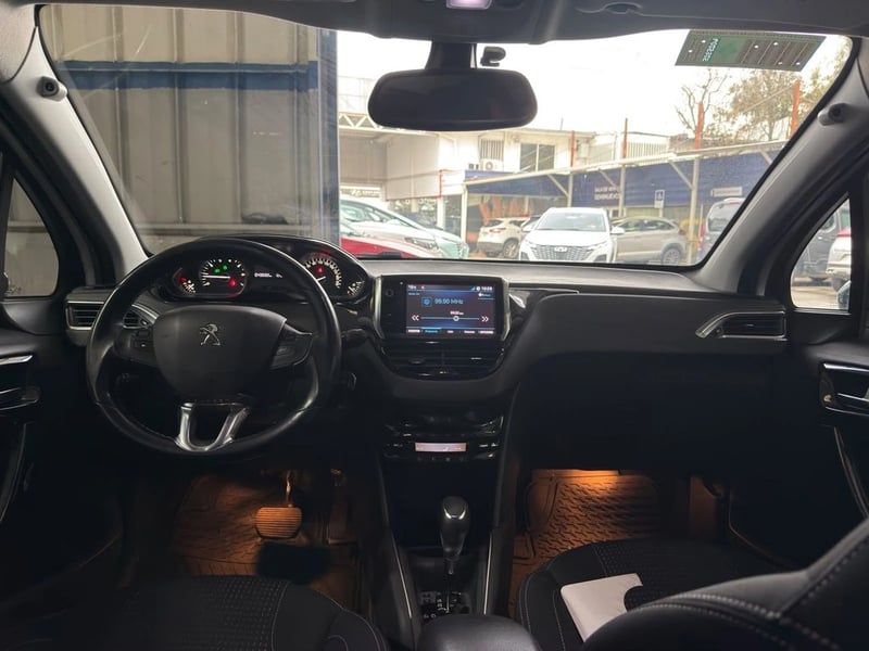 Peugeot 208 1.2 ALLURE PACK 4X2 110HP AT6 5P 2018 - Imagen 10 de 20