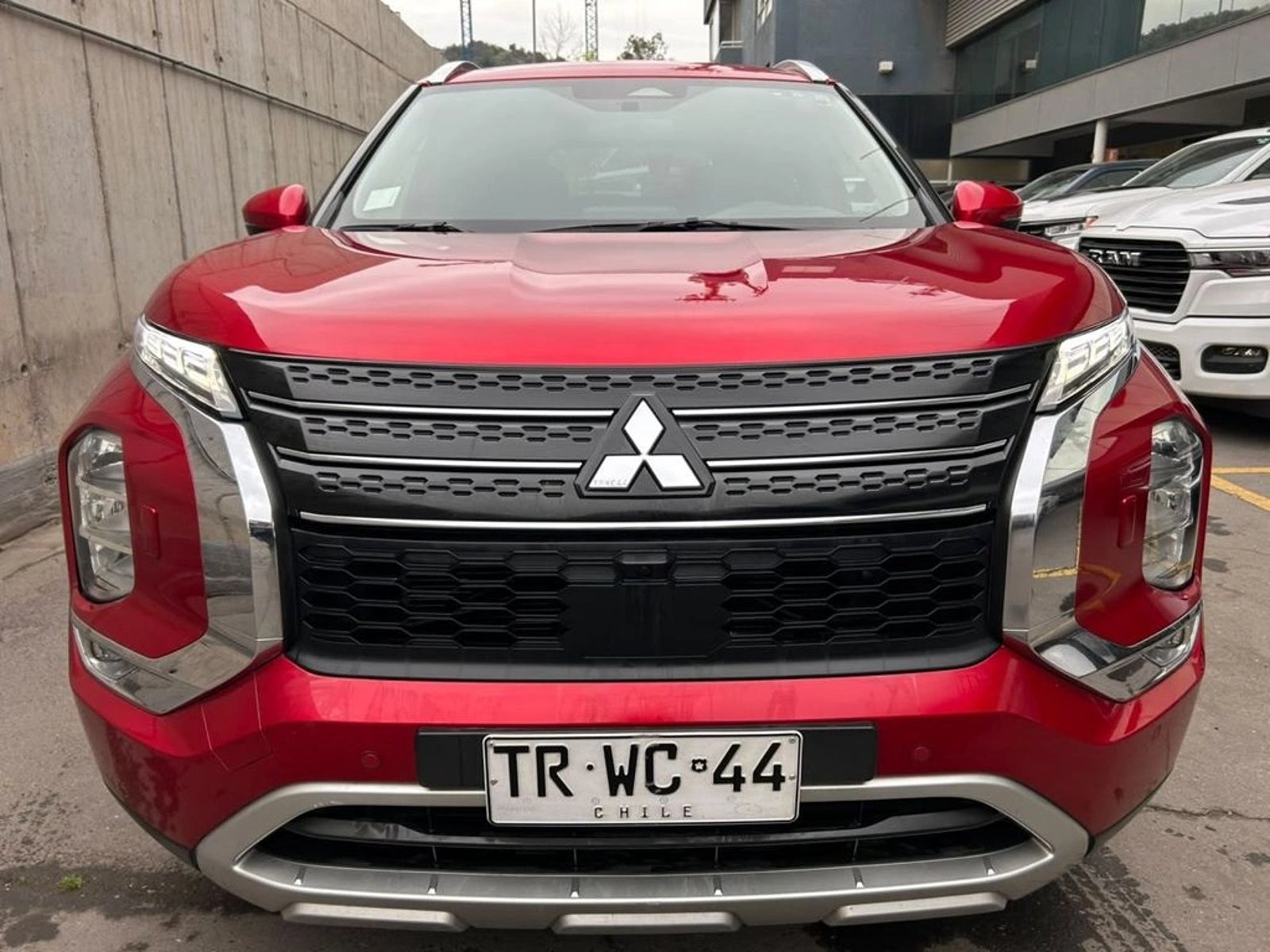 Mitsubishi OUTLANDER GLX 2.5 AUT 2024 - Foto 2 de 16
