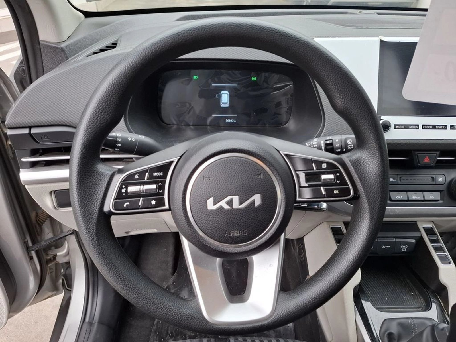 Kia CARENS 1.5L LX 4X2 6MT 5P 2025 - Imagen 16 de 20
