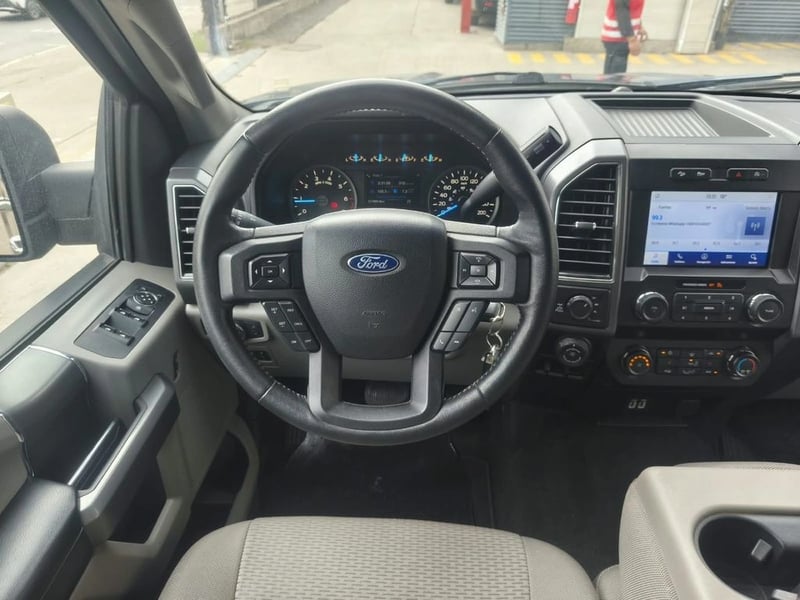 Ford F-150 XLT 4X4 5.0 2021 - Imagen 13 de 20