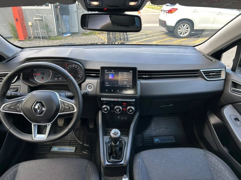 Renault CLIO 1.0T ZEN 4X2 MT 5P 2023 - Imagen 9 de 16