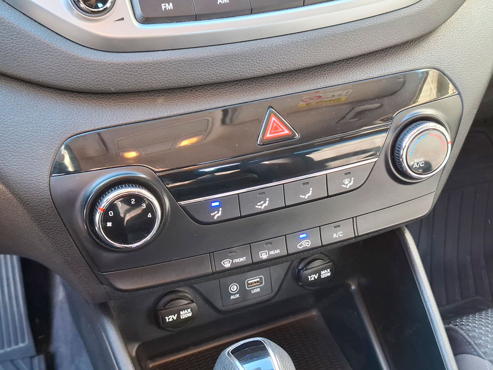Hyundai TUCSON 2.0 PLUS DIESEL 4X2 AT 5P 2018 - Imagen 18 de 20