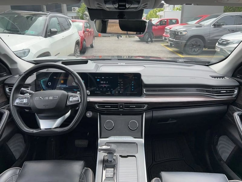 Exeed VX UNLIMITED AWD 2.0 TURBO DCT AUT 2023 - Imagen 10 de 17