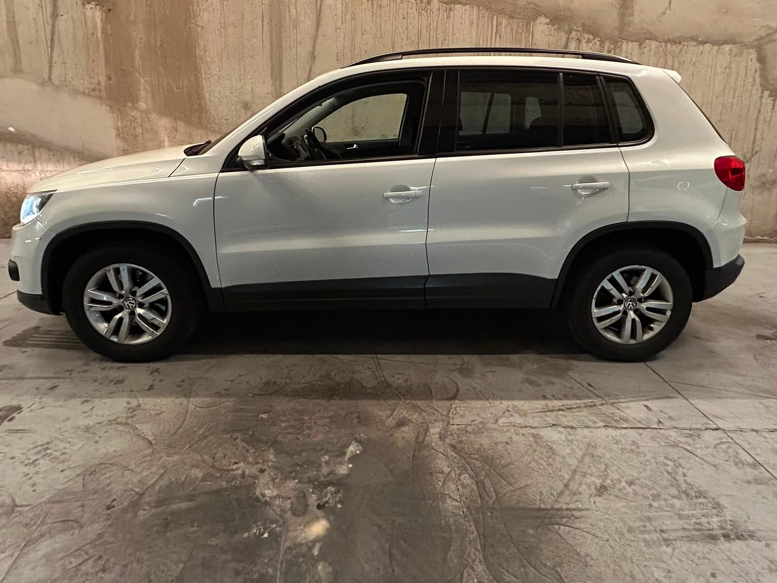 Volkswagen Tiguan 2.0 TSI 4MOTION 2017 - Foto 2 de 14