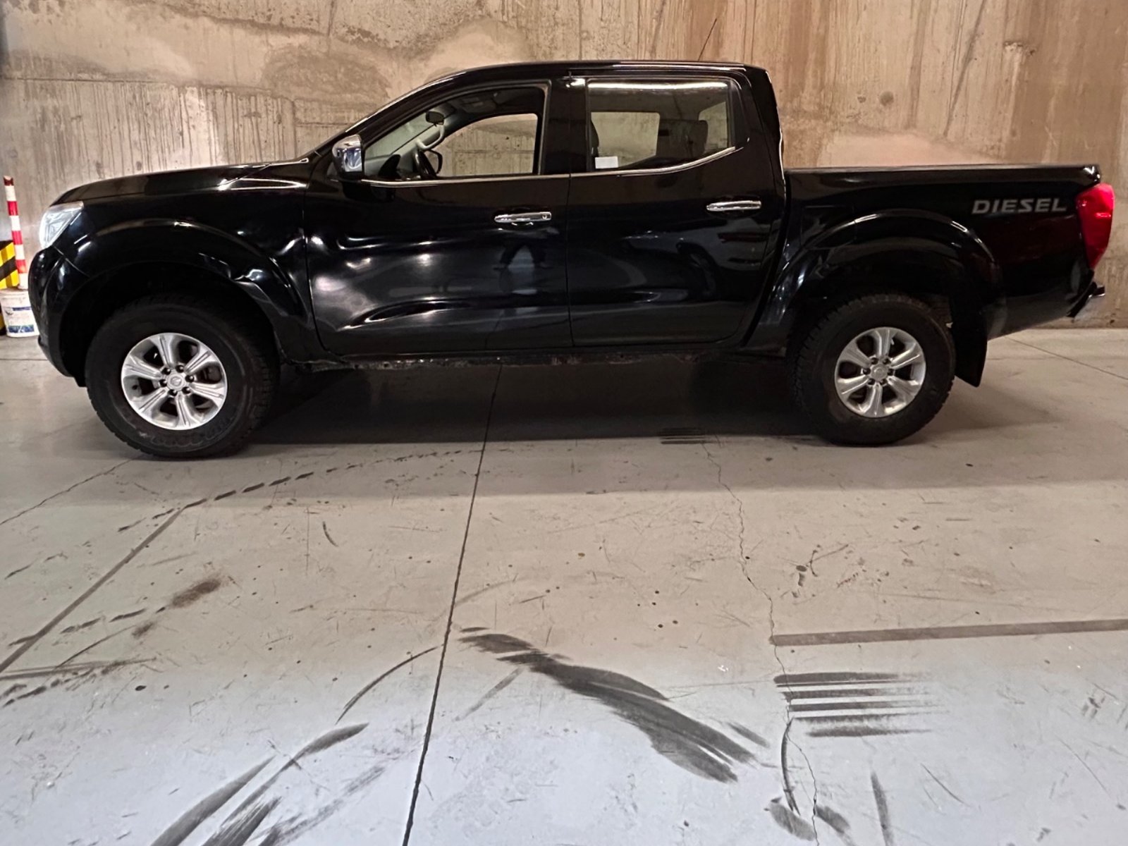 Nissan Np 300 2.3 XE MT 4X4 2020 - Foto 2 de 13