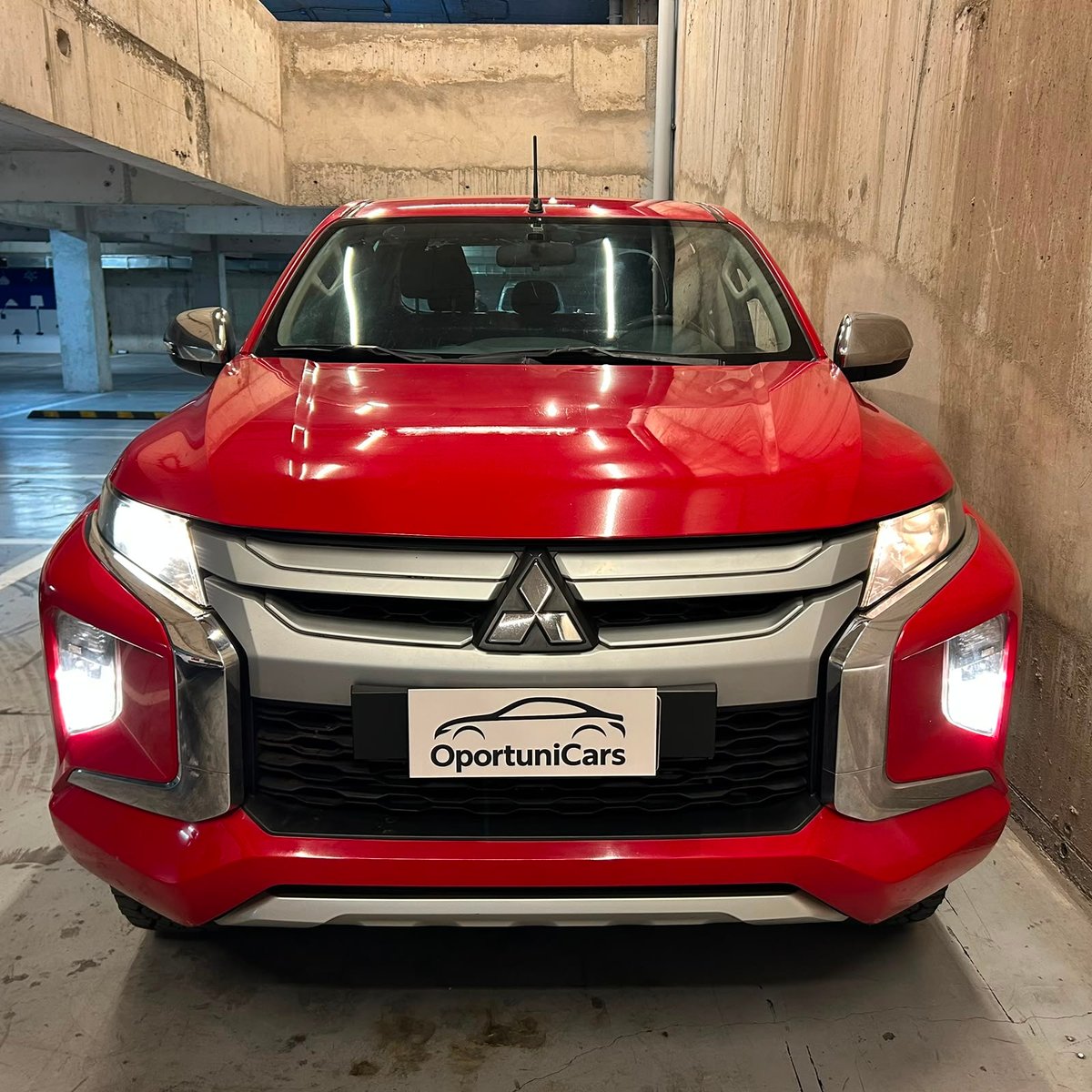 Mitsubishi L200 KATANA CRT 4X4 2.2 2024 - Imagen 8 de 14