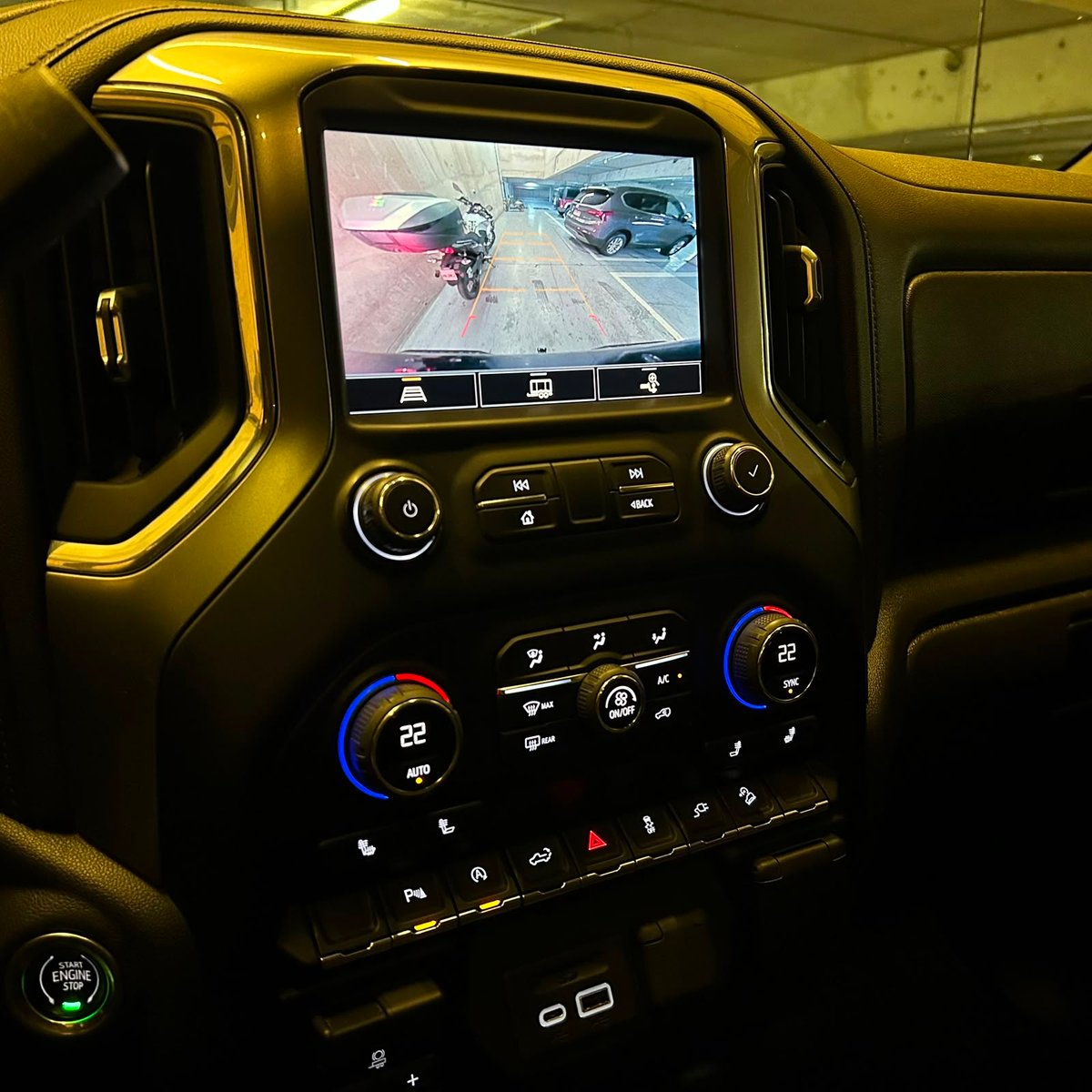 Chevrolet Silverado 5.3 TRAILBOSS 2022 - Imagen 12 de 14