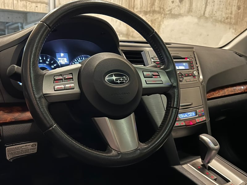 Subaru Outback 3.6 R 2011 - Imagen 8 de 20