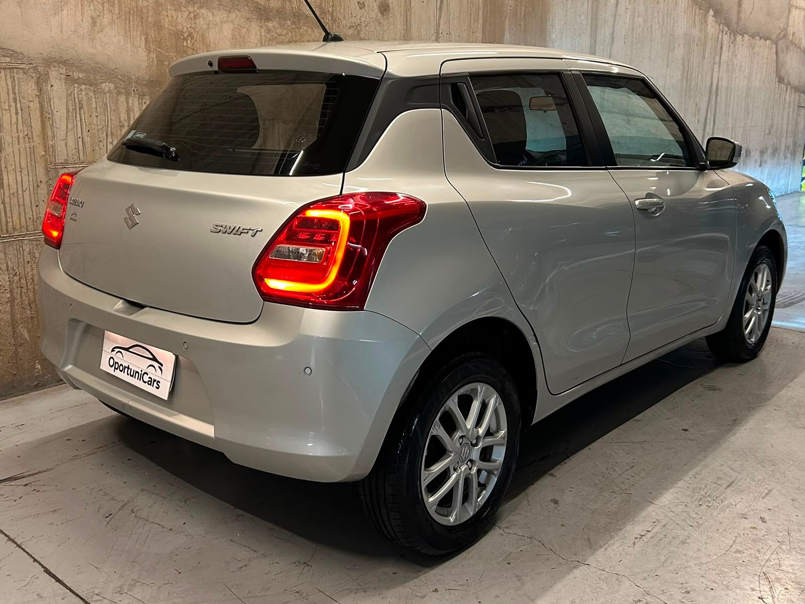 Suzuki Swift 1.2 AUT 2023 - Foto 5 de 14