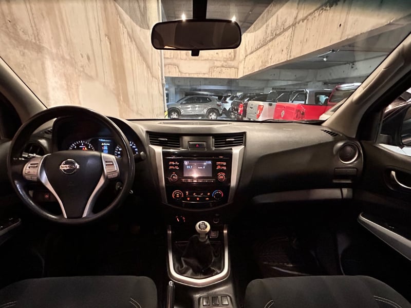 Nissan Np 300 2.3 XE MT 4X4 2020 - Imagen 7 de 13