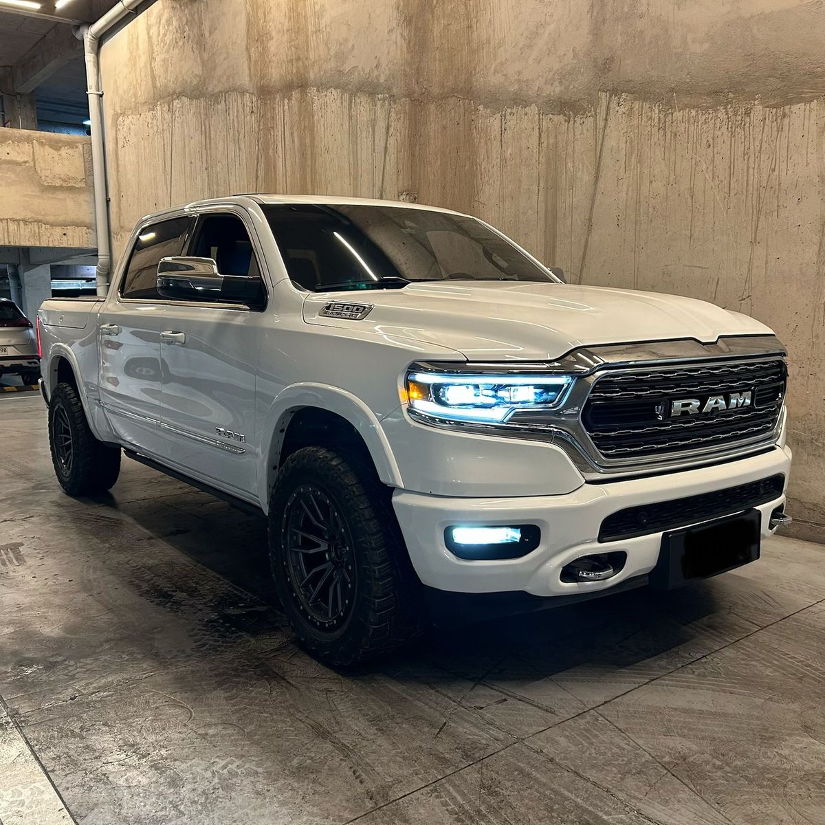 Ram 1500 5.7 LIMITED 4X4 2024 - Imagen 8 de 17
