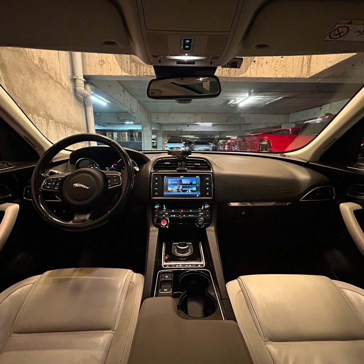 Jaguar F Pace PRESTIGE 2.0 2016 - Imagen 9 de 14