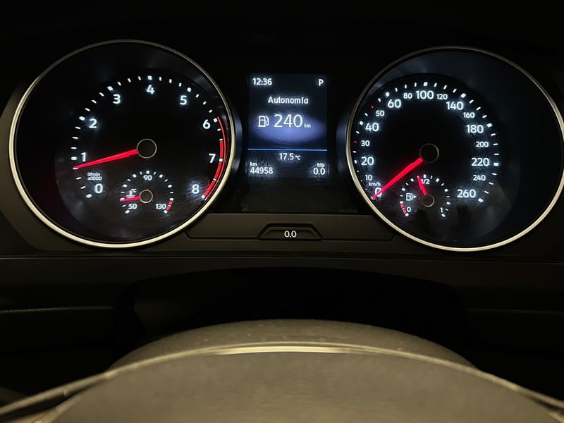 Volkswagen Tiguan 1.4 TSI AT COMFORTLINE 2019 - Imagen 11 de 20