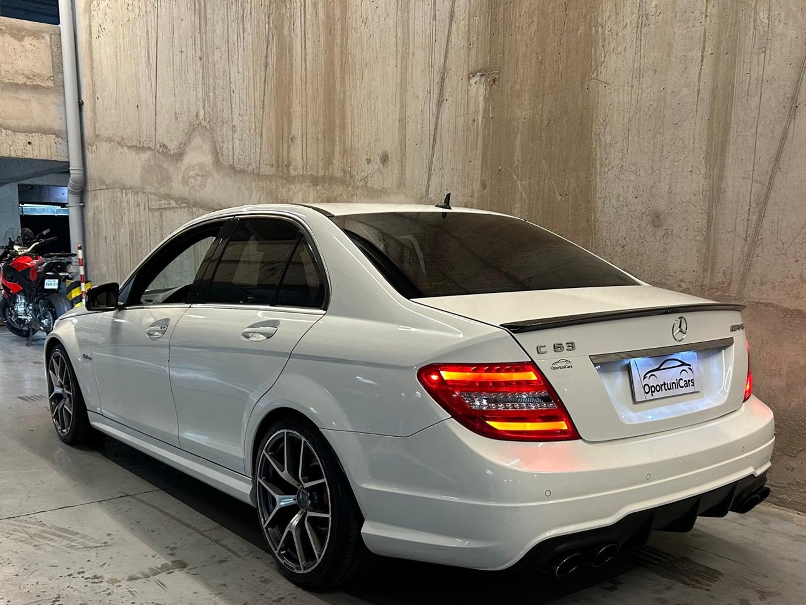 Mercedes-Benz C 63 AMG 6.2 2014 - Foto 3 de 16