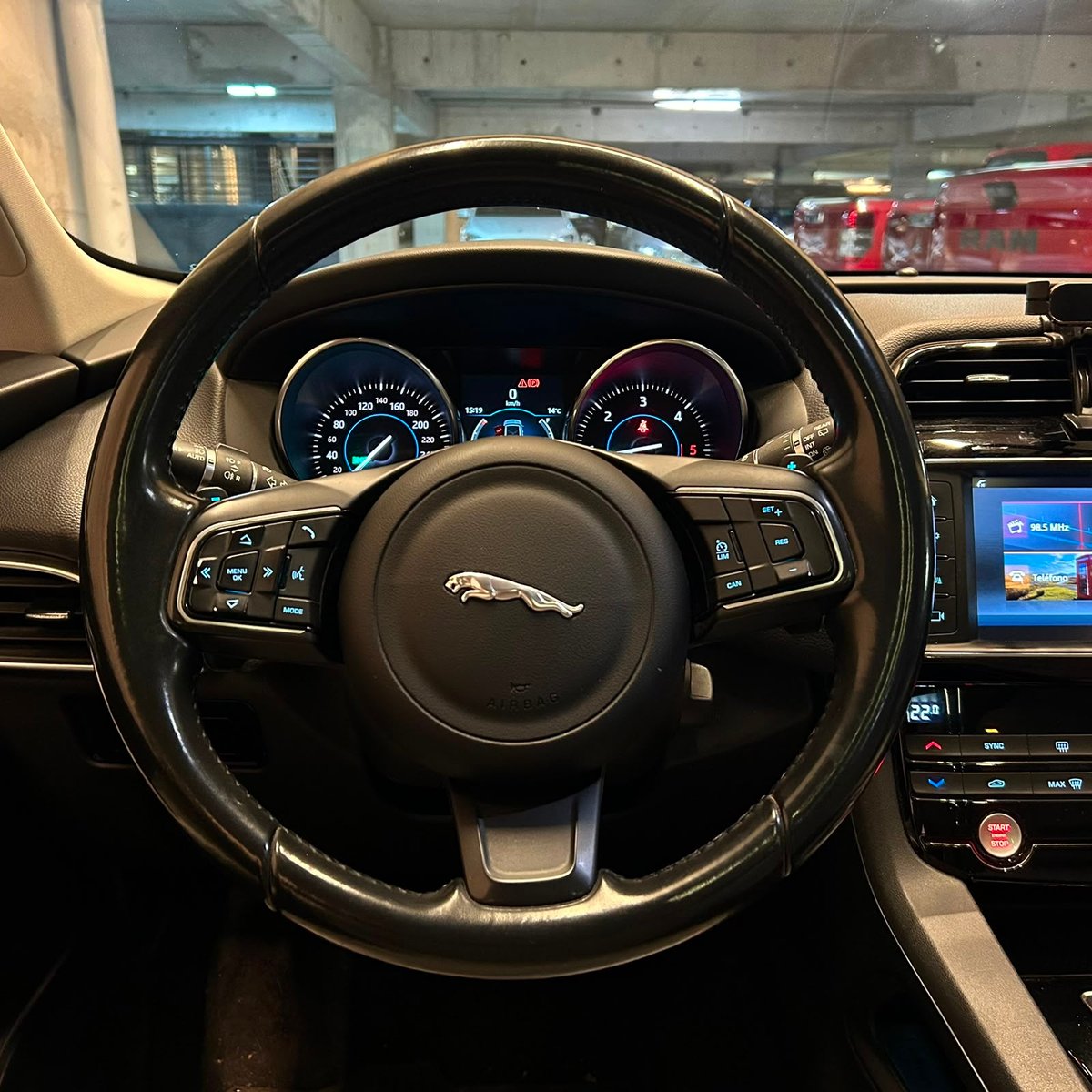 Jaguar F Pace PRESTIGE 2.0 2016 - Imagen 10 de 14