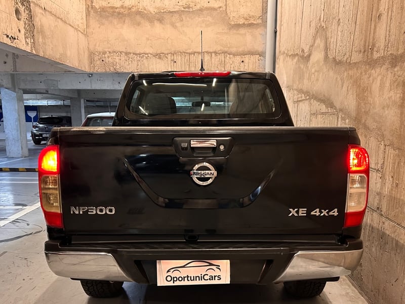 Nissan Np 300 2.3 XE MT 4X4 2020 - Imagen 4 de 13