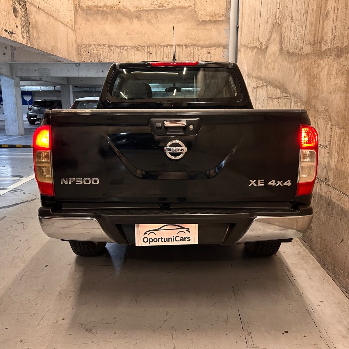 Nissan Np 300 2.3 XE MT 4X4 2020 - Imagen 4 de 13
