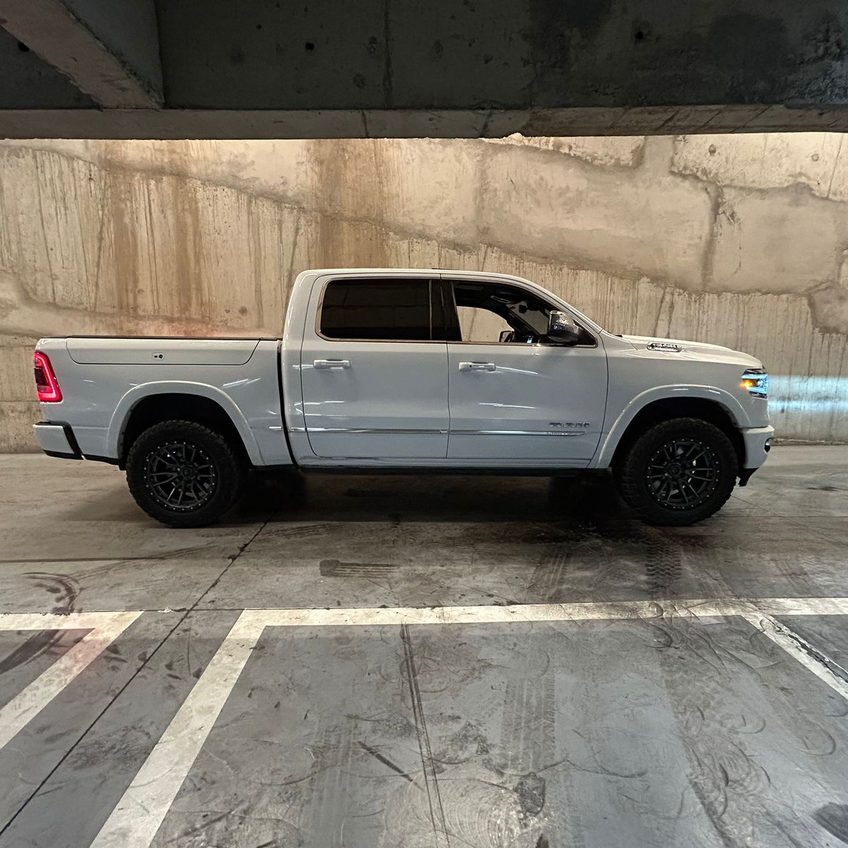 Ram 1500 5.7 LIMITED 4X4 2024 - Imagen 7 de 17