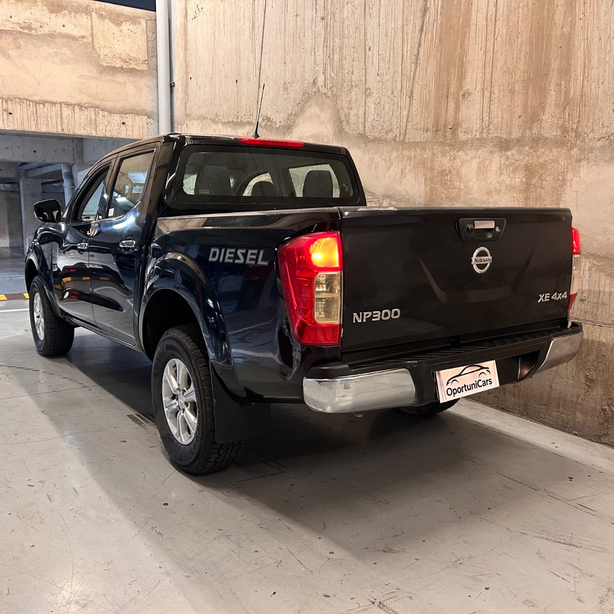 Nissan Np 300 2.3 XE MT 4X4 2020 - Imagen 3 de 13