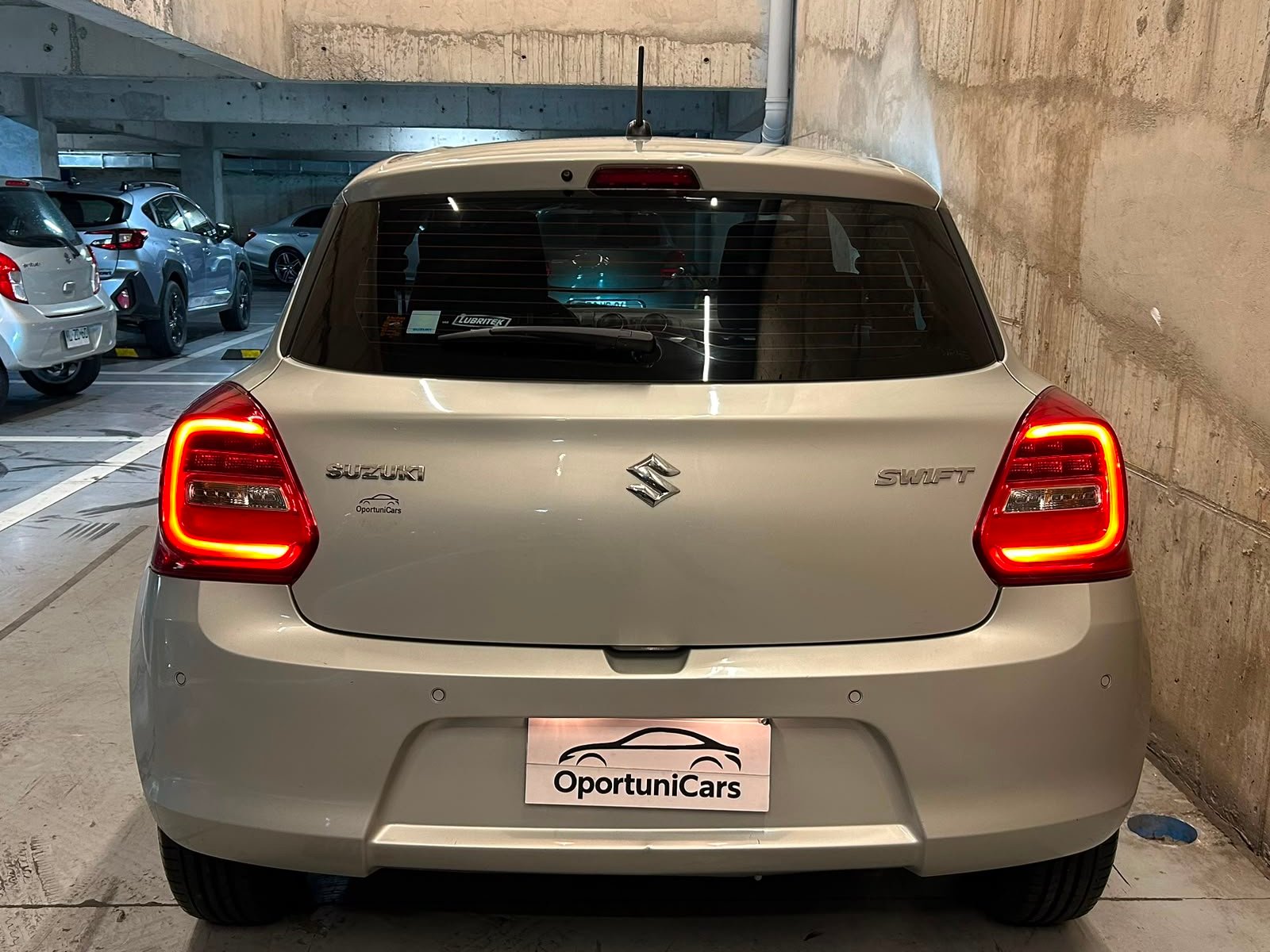 Suzuki Swift 1.2 AUT 2023 - Foto 4 de 14