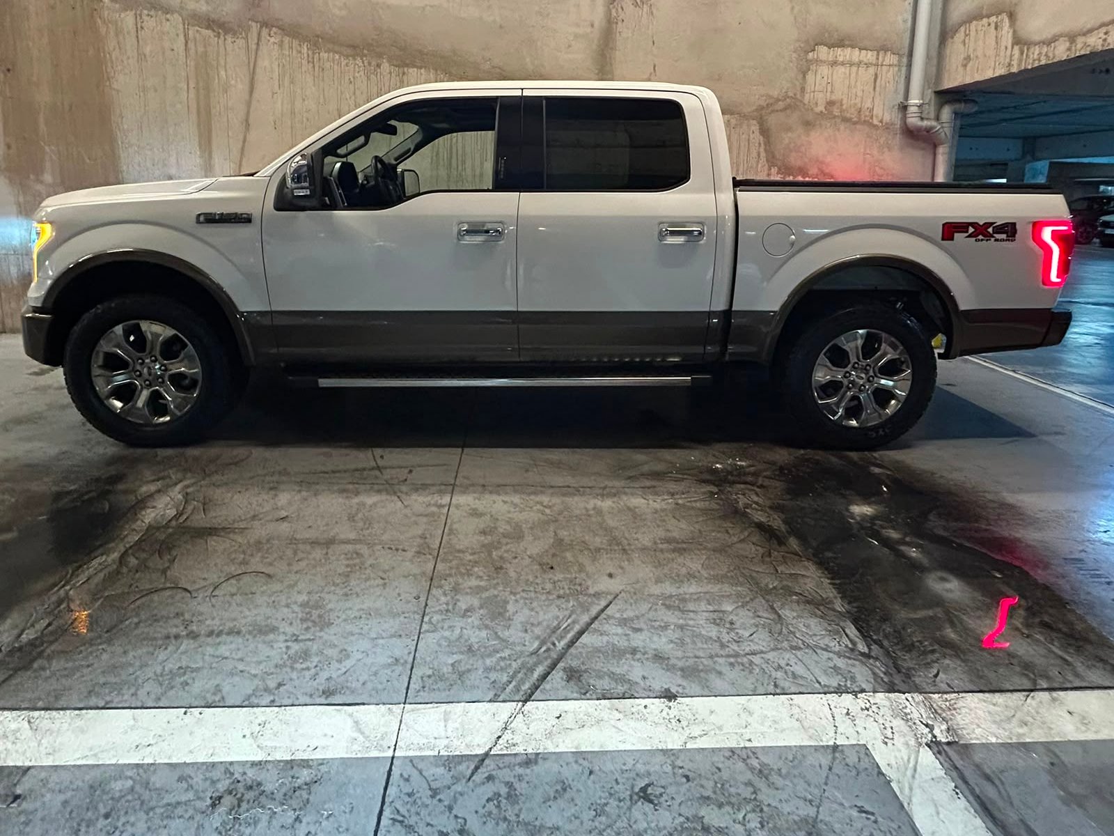Ford F 150 5.0 LARIAT LUXURY 2015 - Foto 2 de 14