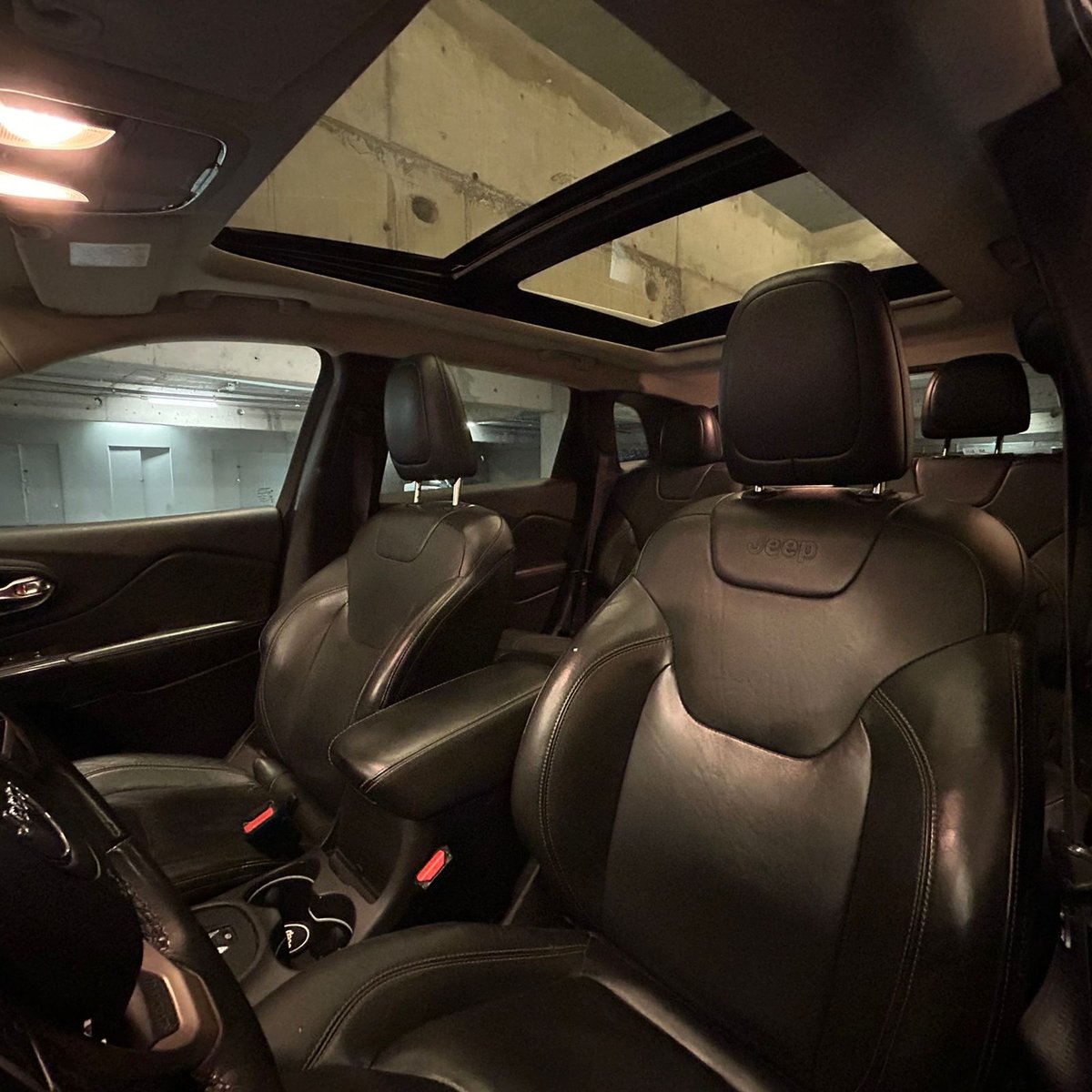 Jeep Cherokee 2.4 LIMITED 4X4 AUT 2016 - Imagen 14 de 15