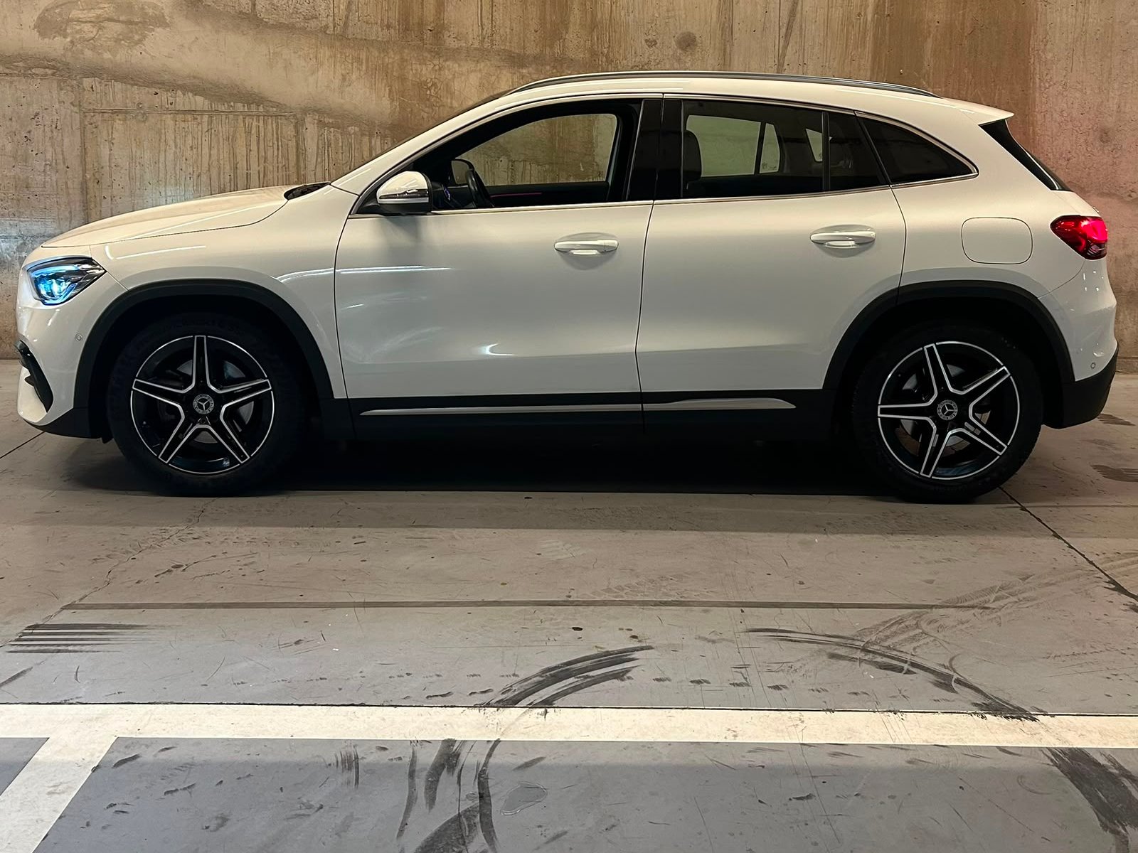 Mercedes-Benz Clase GLA 220d 4matic 2021 - Foto 2 de 15