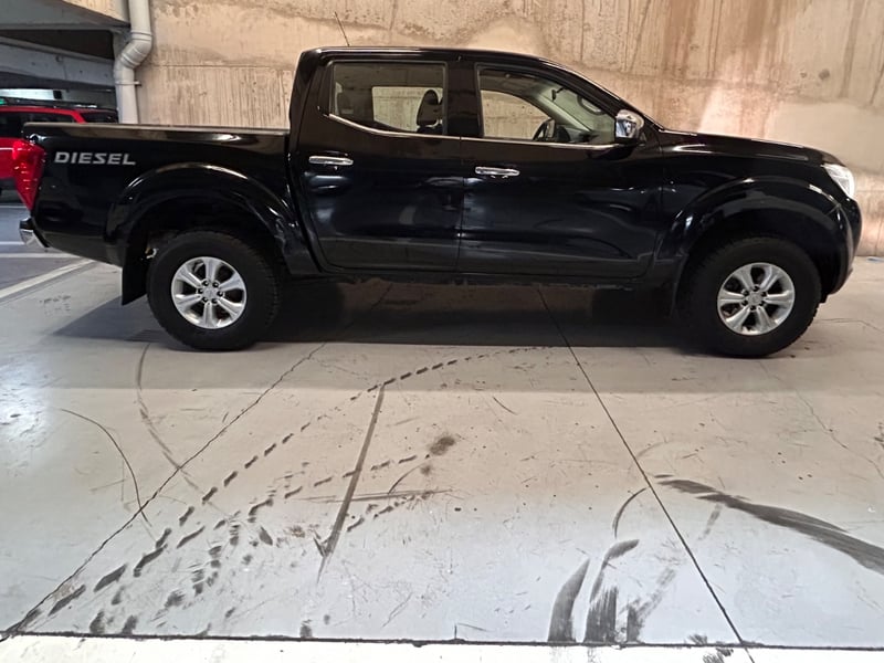 Nissan Np 300 2.3 XE MT 4X4 2020 - Imagen 6 de 13