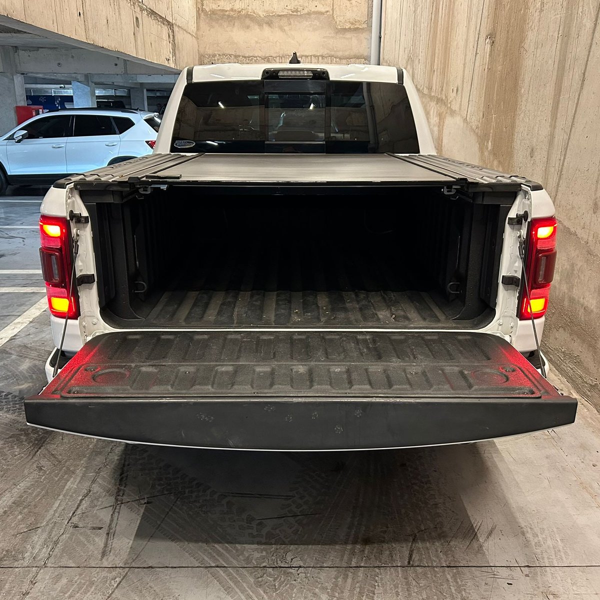 Ram 1500 5.7 LIMITED 4X4 2024 - Imagen 4 de 17