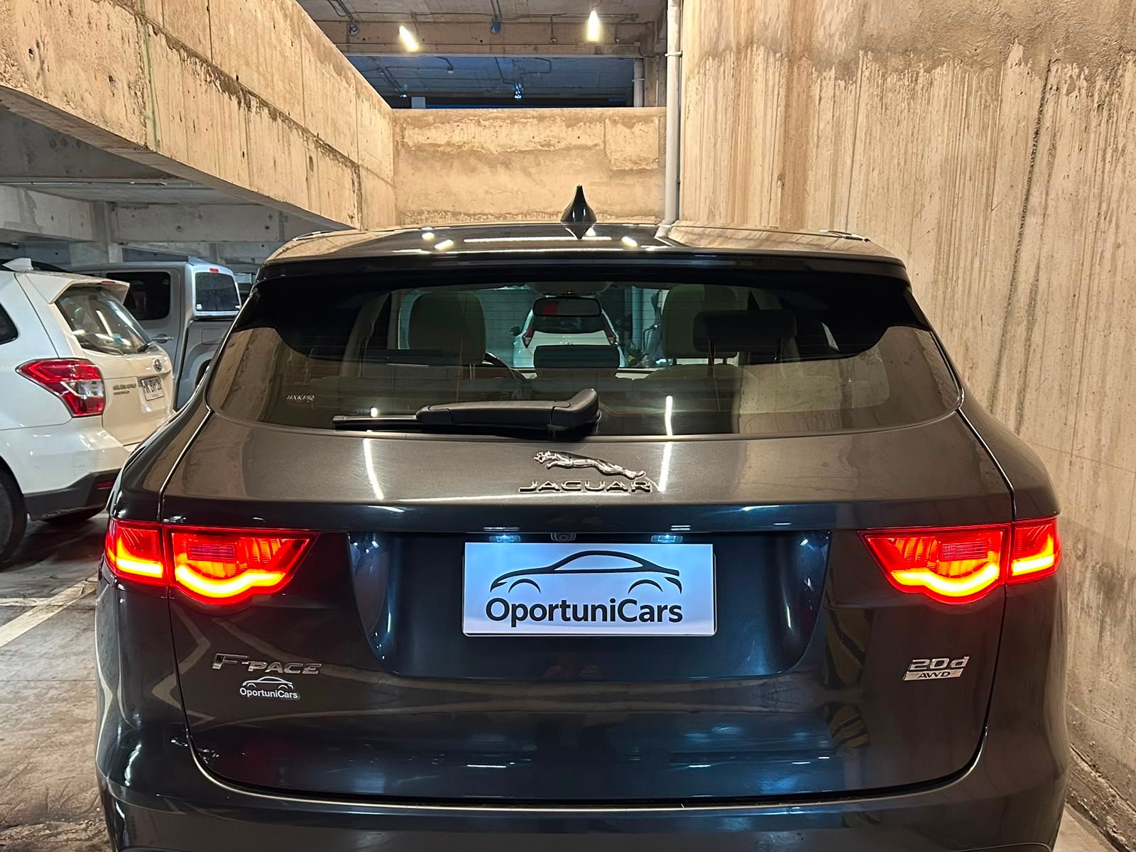 Jaguar F Pace PRESTIGE 2.0 2016 - Foto 4 de 14