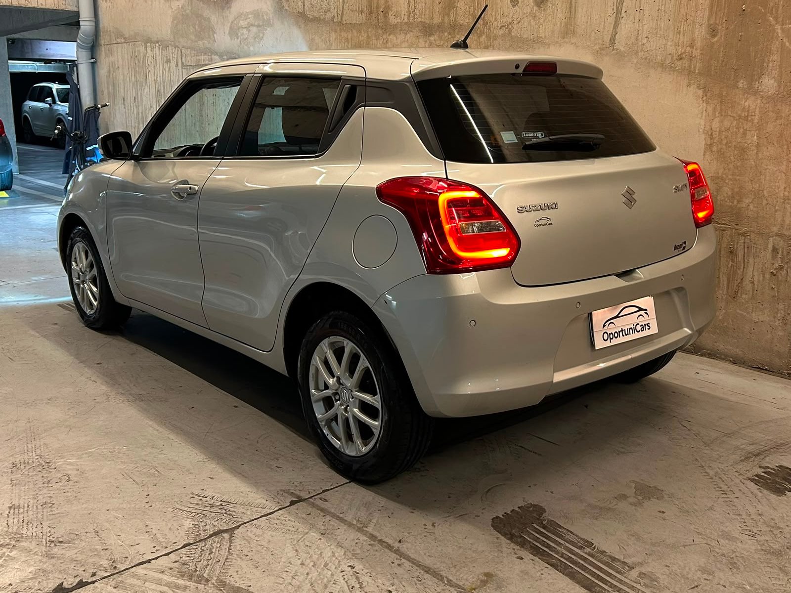 Suzuki Swift 1.2 AUT 2023 - Foto 3 de 14