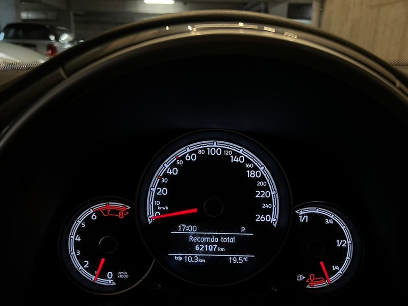 Volkswagen Beetle COUPE 1.4 TSI AT 2020 - Imagen 12 de 18