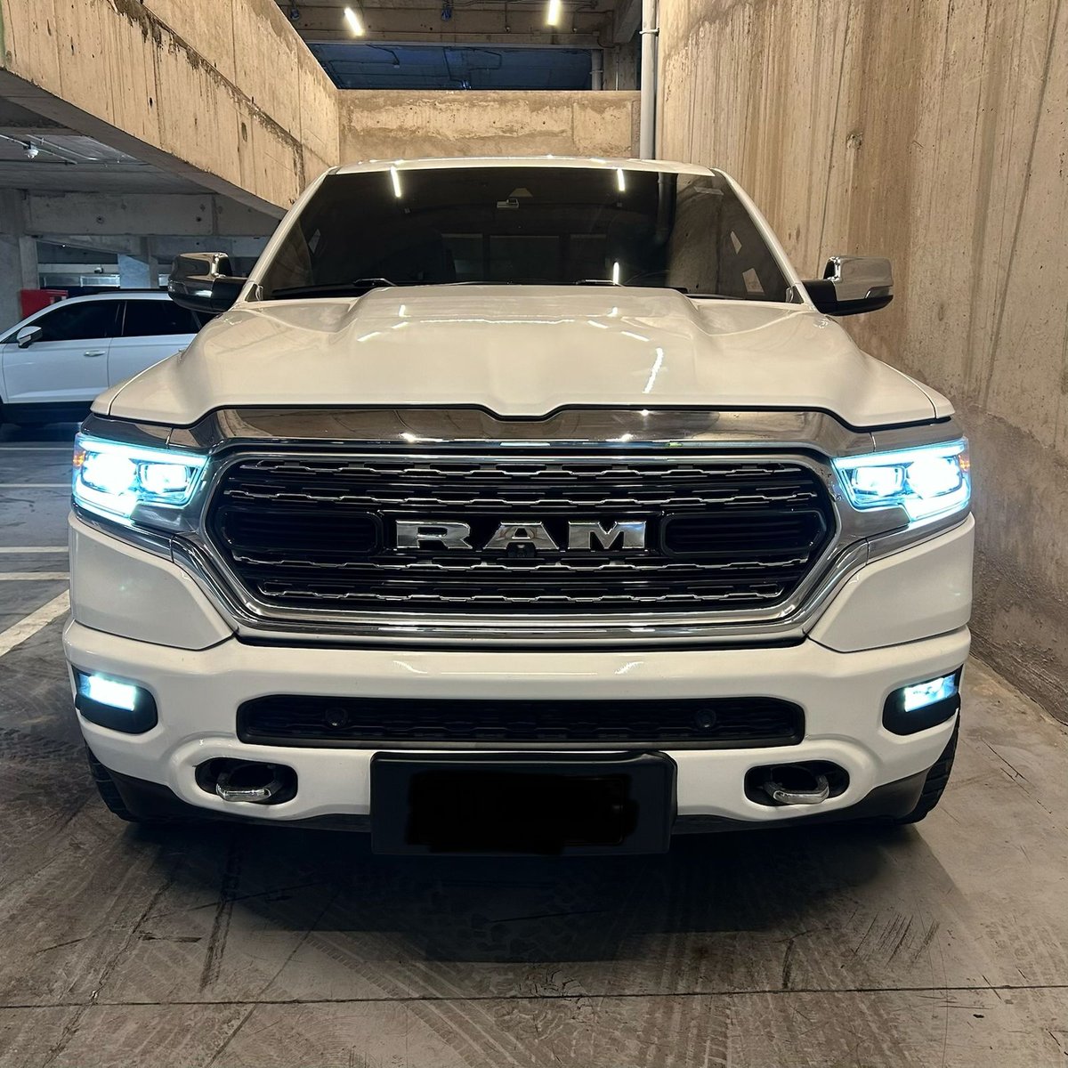 Ram 1500 5.7 LIMITED 4X4 2024 - Imagen 9 de 17