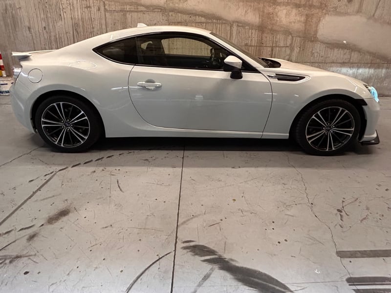 Subaru BRZ 2.0 MT RWD 2013 - Imagen 6 de 14