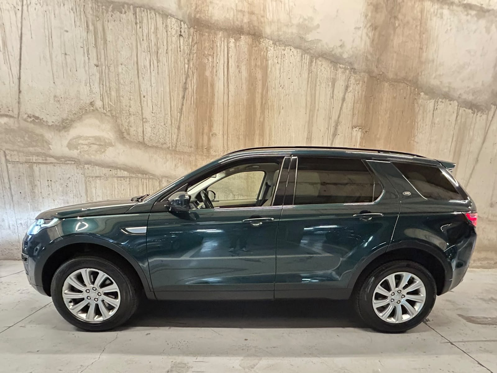 Land Rover Discovery Sport 2.0 HSE AT 2016 - Foto 2 de 14