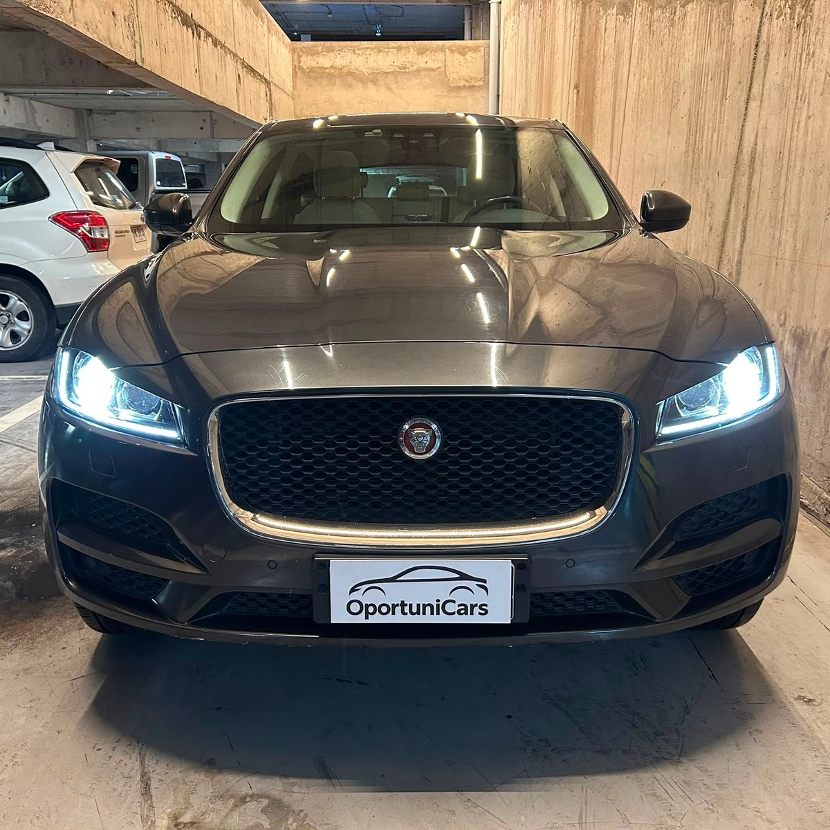 Jaguar F Pace PRESTIGE 2.0 2016 - Imagen 8 de 14