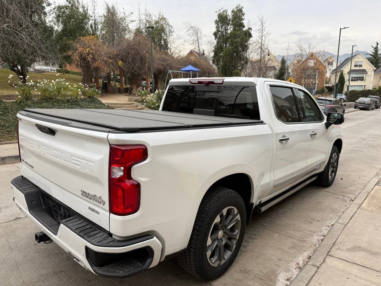 Chevrolet Silverado High Country 2024 - Imagen 3 de 18