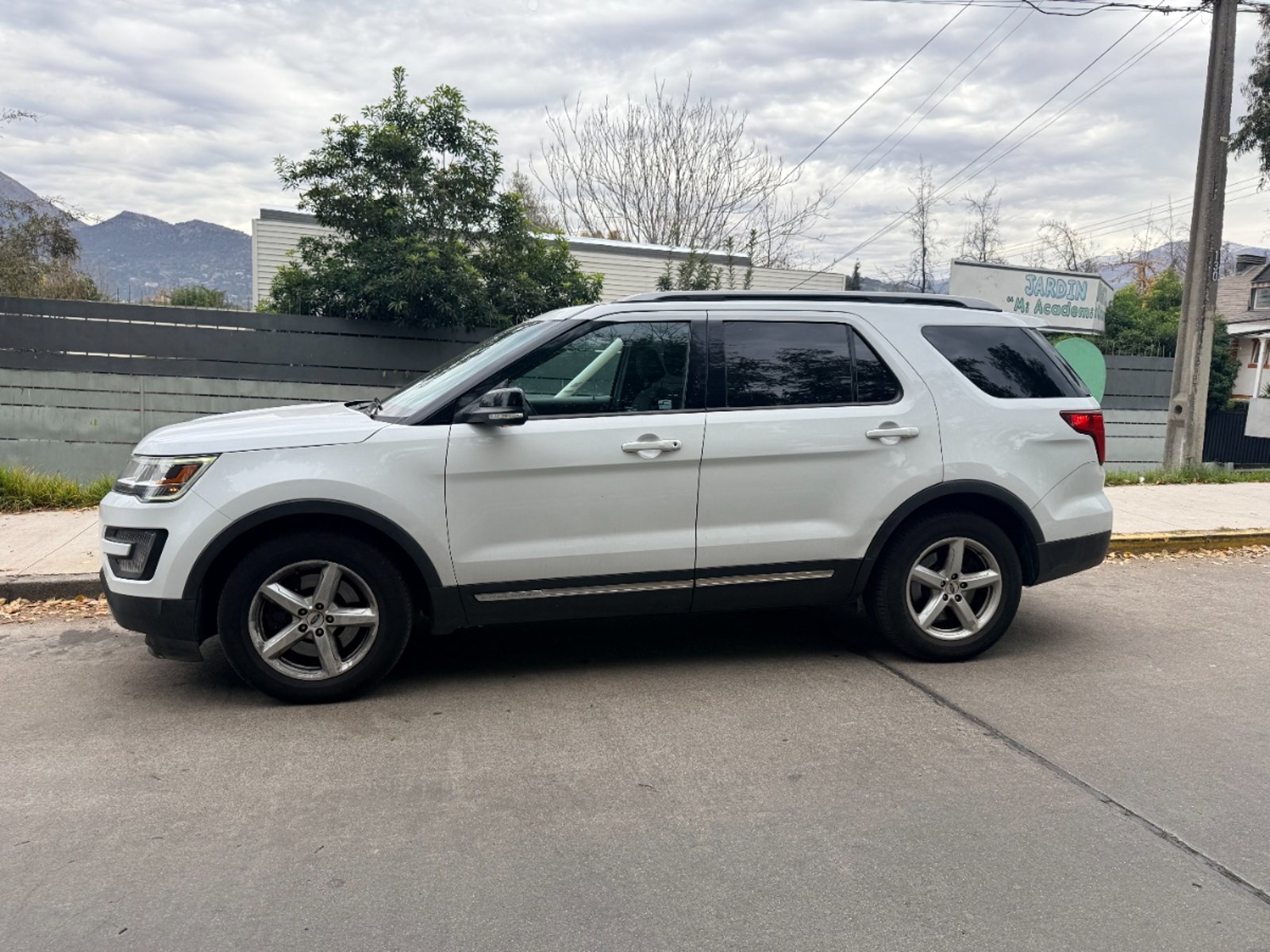Ford Explorer XLT 4x2 2017 - Imagen 7 de 19