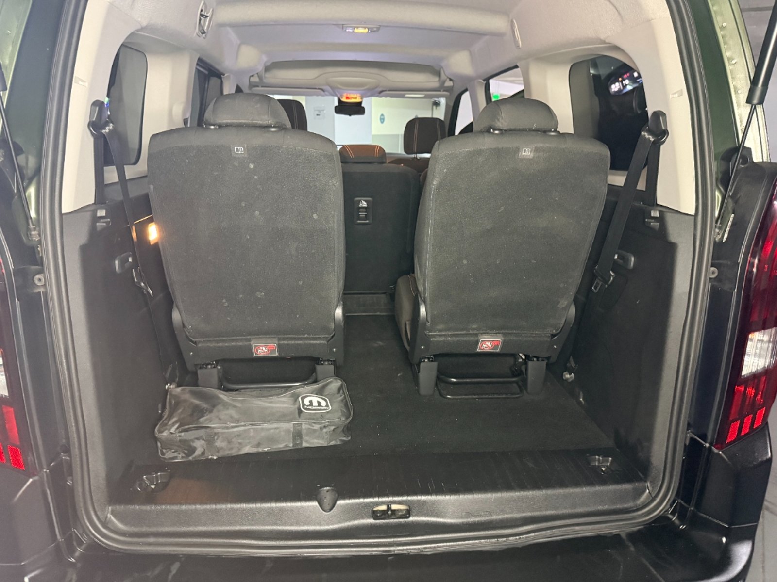Peugeot Rifter Allure BlueHdi 1.5 Automatico 2025 - Imagen 17 de 20