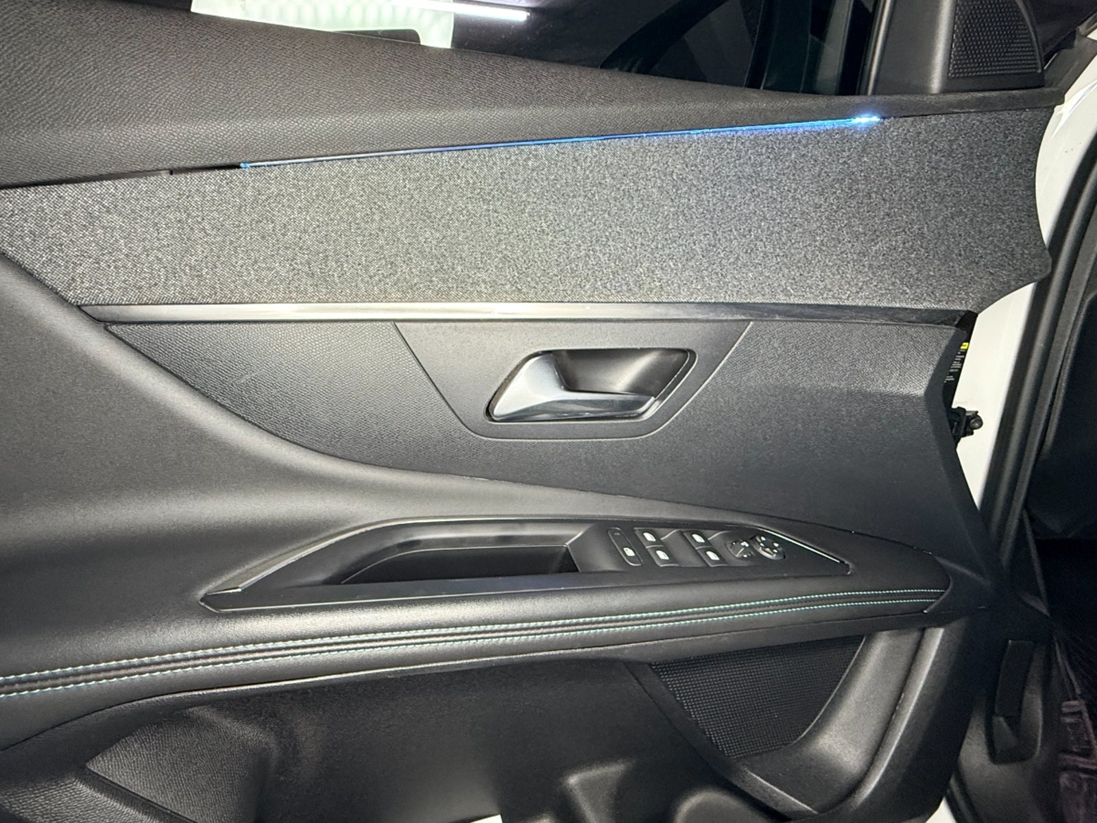 Peugeot 3008 Allure BlueHdi 1.5 Automatico 2024 - Imagen 17 de 20
