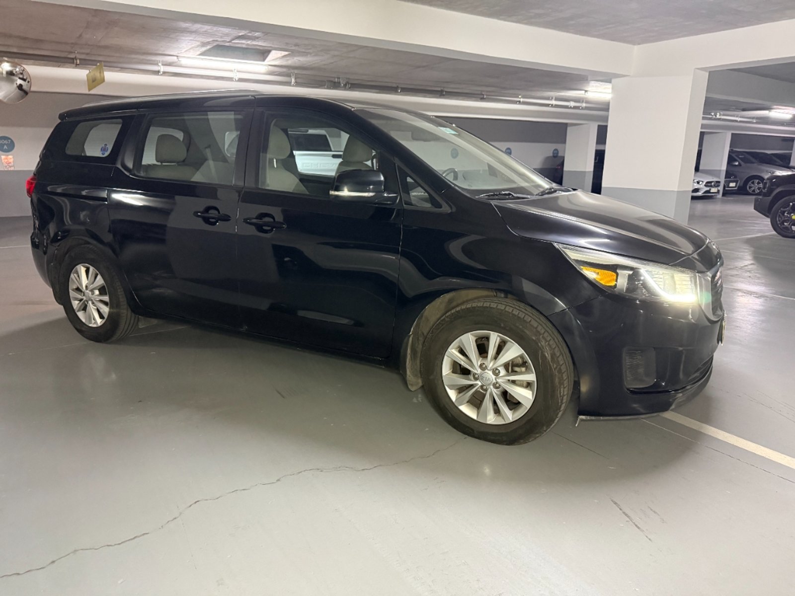 Kia Grand Carnival LX 3.3 V6 2016 - Imagen 7 de 20