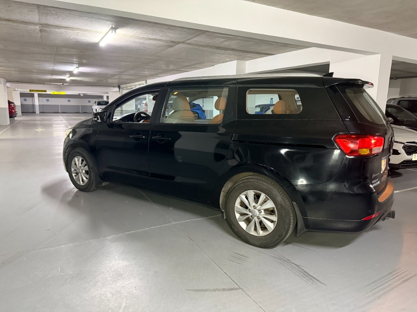 Kia Grand Carnival LX 3.3 V6 2016 - Foto 3 de 20