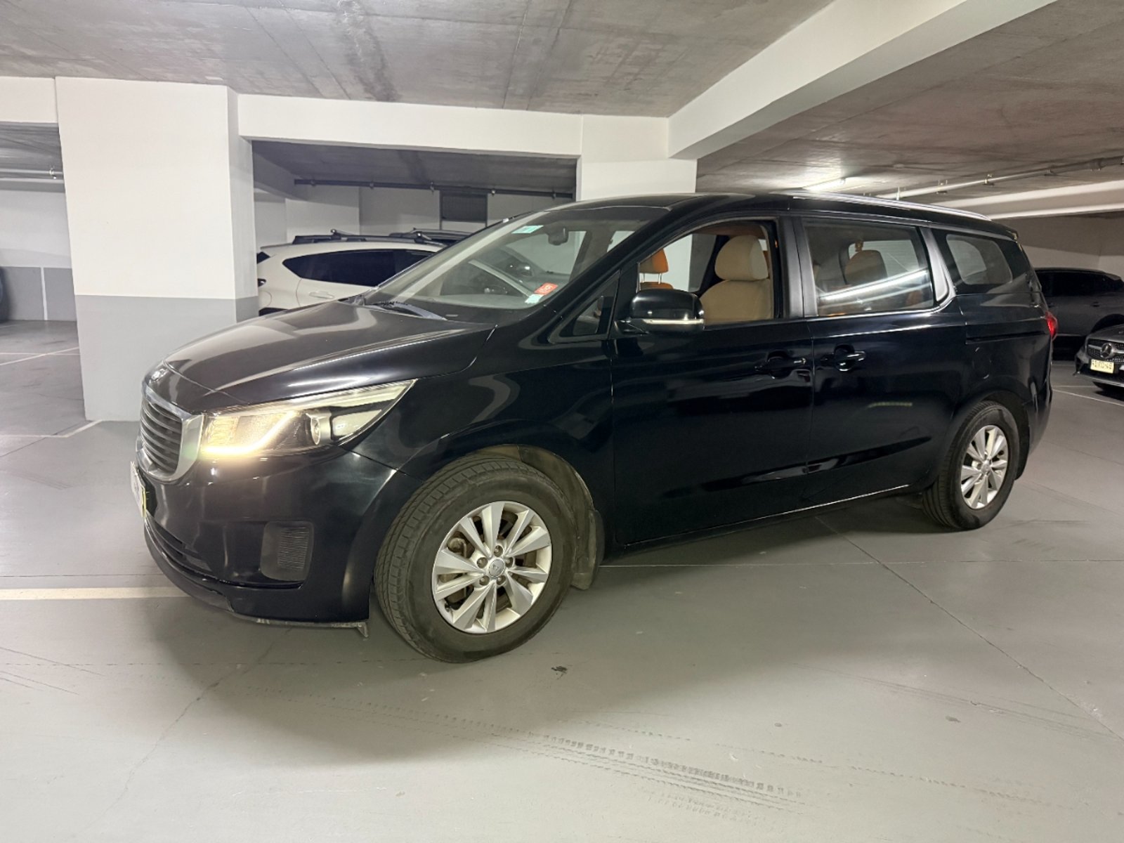 Kia Grand Carnival LX 3.3 V6 2016 - Foto 2 de 20