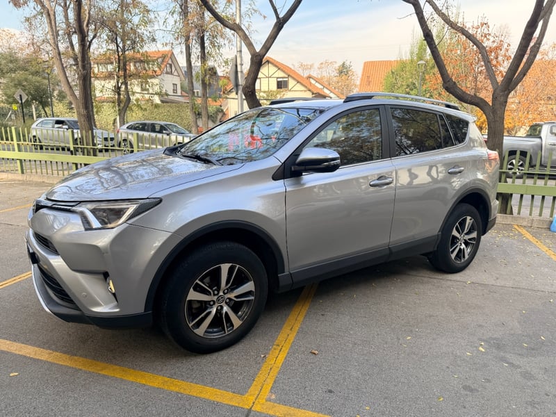 Toyota Rav4 Super Lujo 2.5 AT 2018 - Imagen 6 de 20