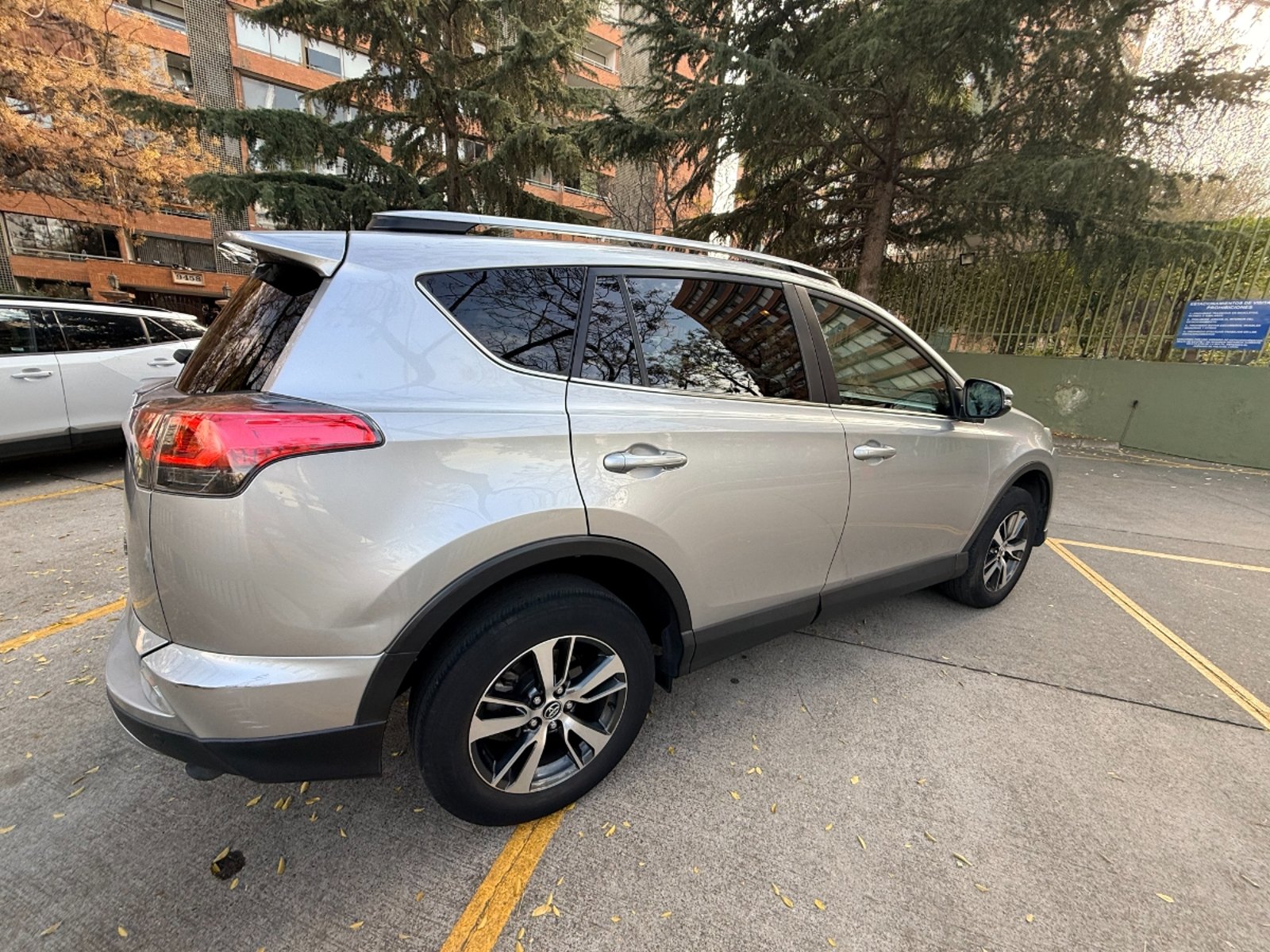 Toyota Rav4 Super Lujo 2.5 AT 2018 - Foto 3 de 20