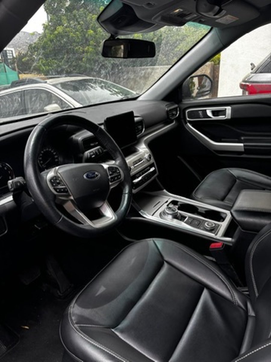 Ford Explorer XLT 2022 - Imagen 6 de 16