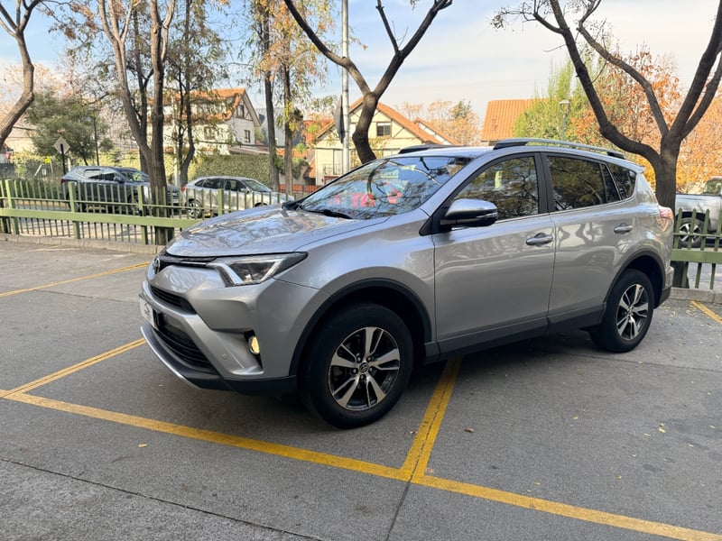 Toyota Rav4 Super Lujo 2.5 AT 2018 - Imagen 8 de 20