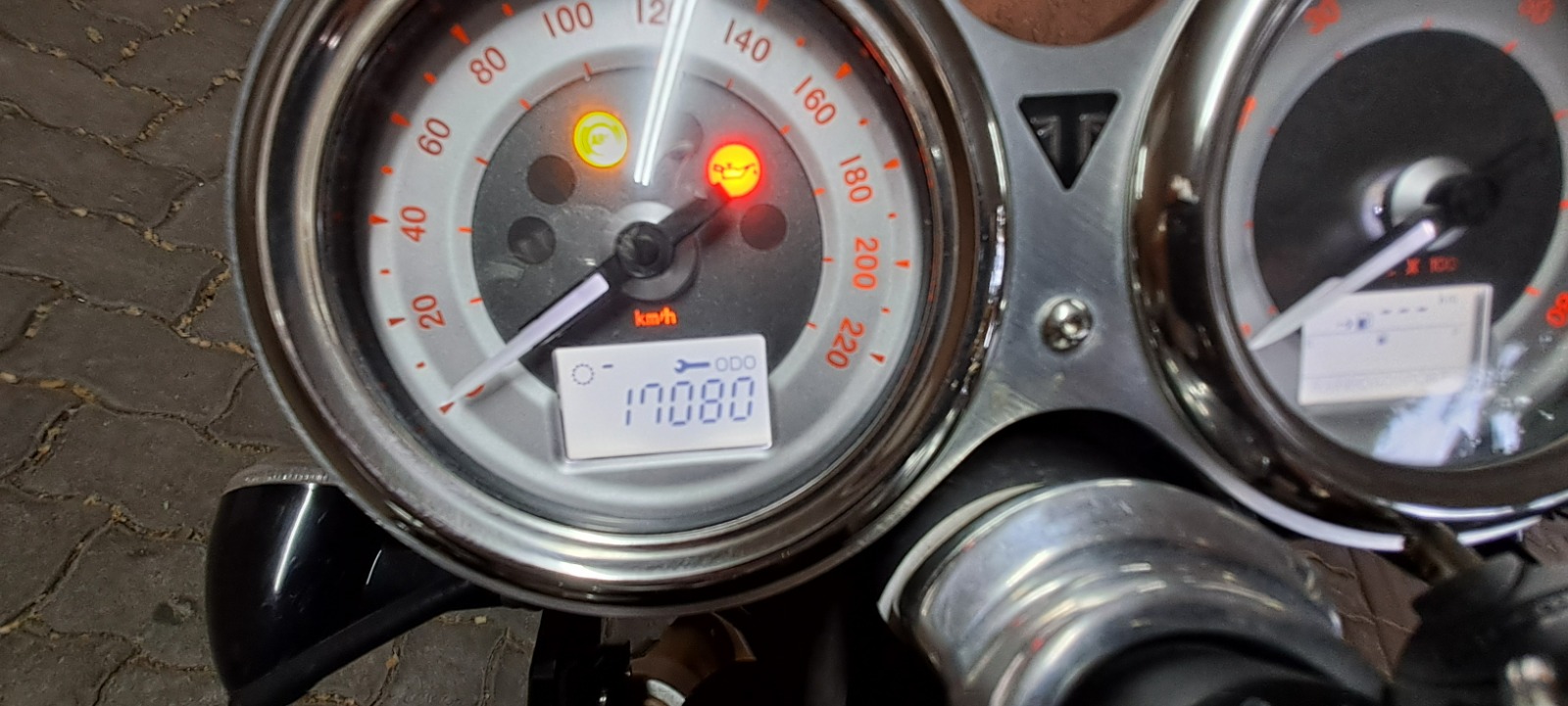 Triumph Thruxton R1200 2019 - Imagen 8 de 10