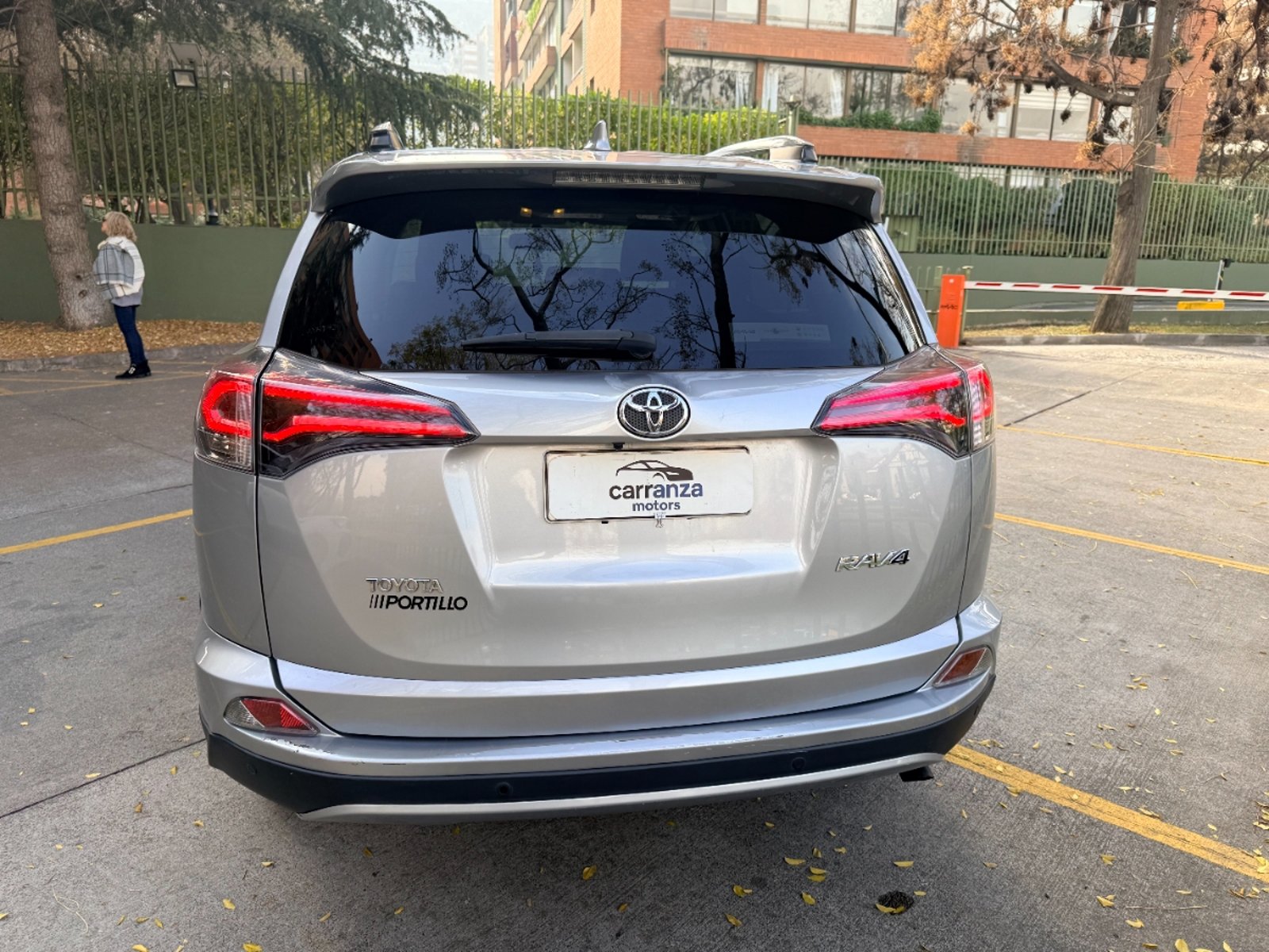 Toyota Rav4 Super Lujo 2.5 AT 2018 - Foto 4 de 20