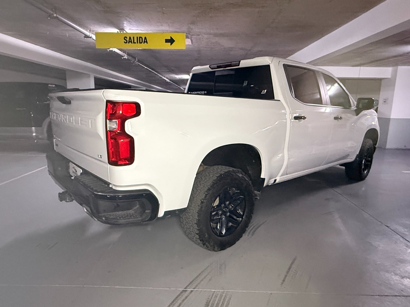 Chevrolet Silverado Trail Boss 2023 - Imagen 7 de 20